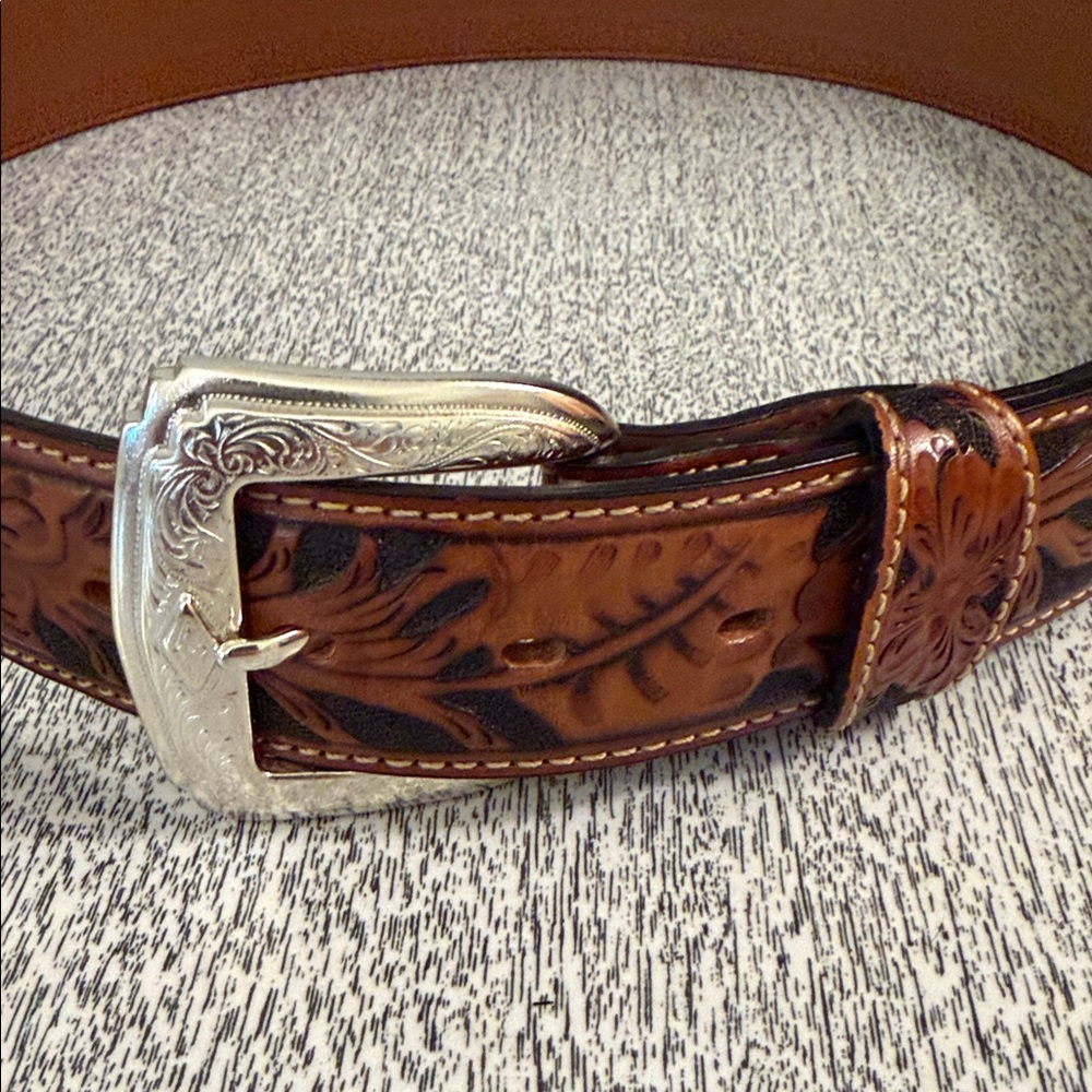 Men’s Tony Lama Blk & Tan Leather Western Belt with Silver Hardware, Sz38, EUC